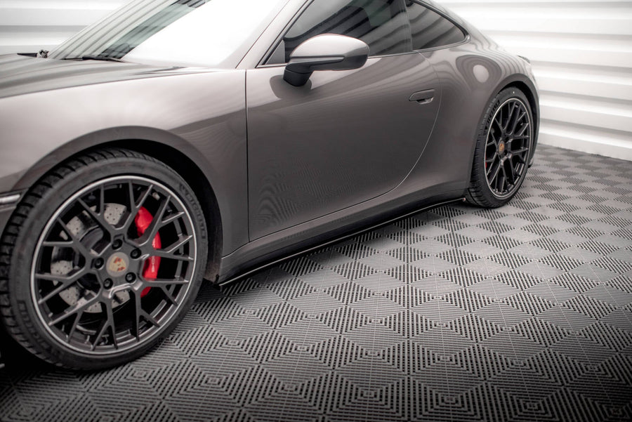 Porsche 911 (992) Carrera 4S Full Splitter Set — vehicle view
