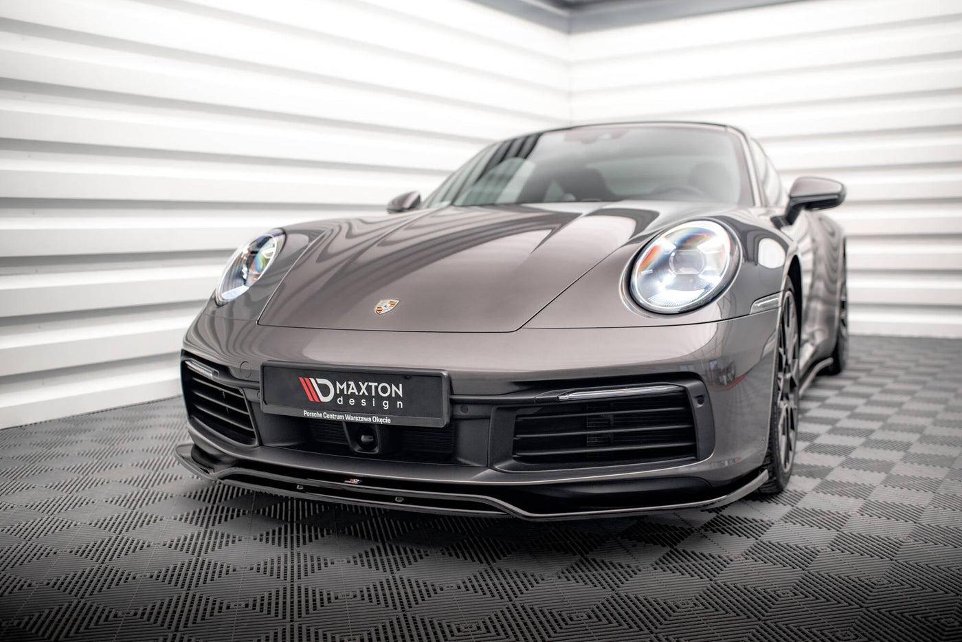 Porsche 911 (992) Carrera 4S Full Splitter Set — vehicle view