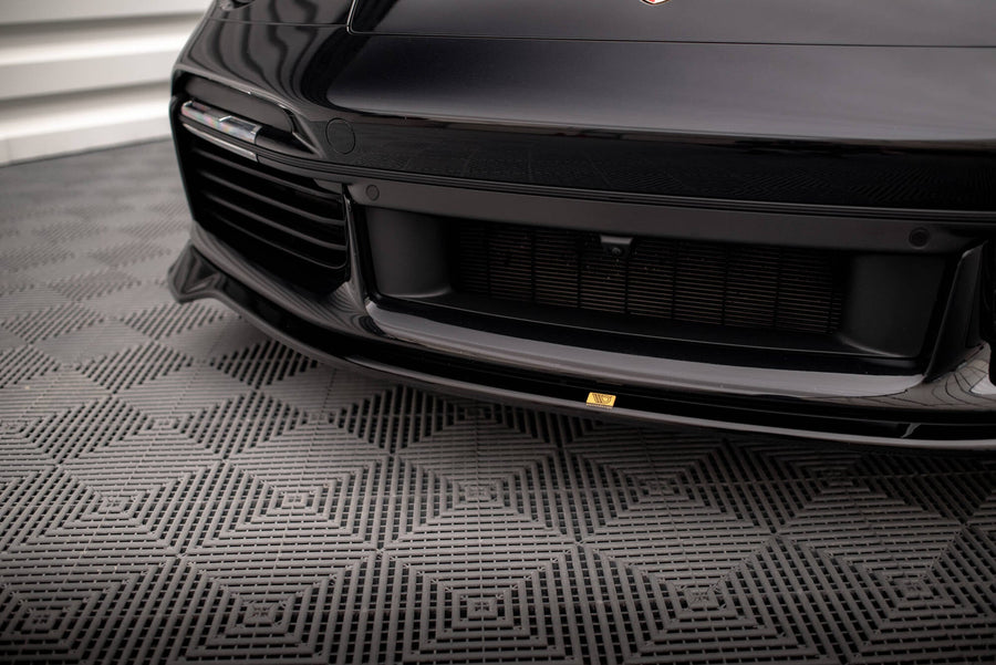Porsche 911 (992) Turbo S Full Splitter Set — vehicle view